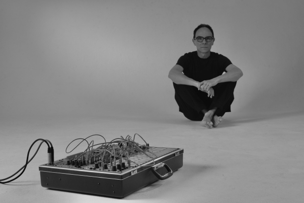 Thomas Breuer in Krishnas Temple of Sound bzw. Kulturbunker Frankfurt Bornheim